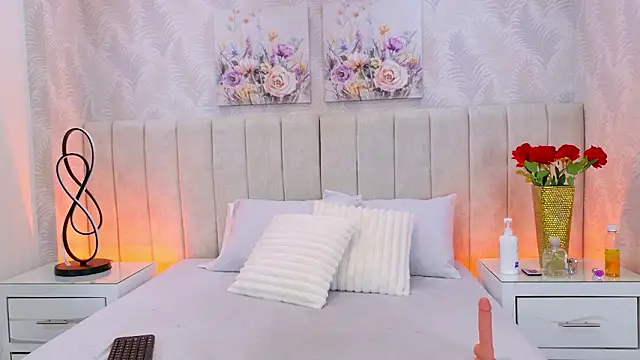 SaraLugo online show from 03.13.26