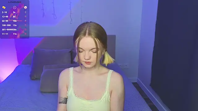 Snapshot of StellaBunny chatting on 04.28.26 StellaBunny online show from 04.28.26