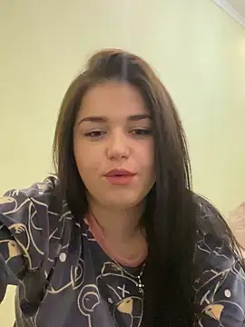 Snapshot of MilaKis chatting on 02.13.26 MilaKis online show from 02.13.26