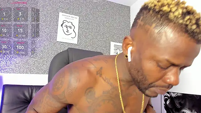 Snapshot of Mark_Vega chatting on 04.11.26 Mark Vega online show from 04.11.26