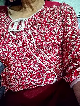 Snapshot of Layla_luvv chatting on 02.25.26 Layla luvv online show from 02.25.26