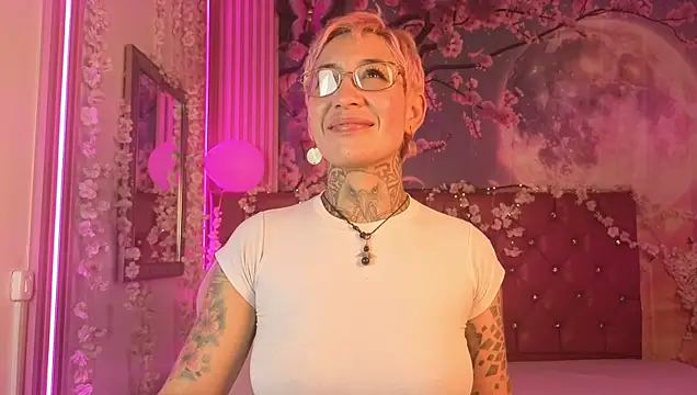 Snapshot of Everlyn_sexx chatting on 02.21.26 Everlyn sexx online show from 02.21.26