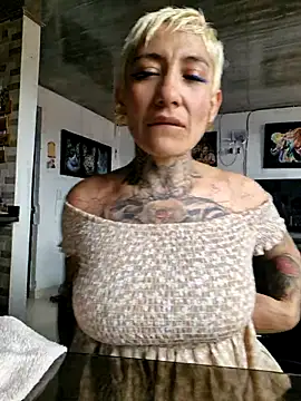 Snapshot of Everlyn_sexx chatting on 07.14.26 Everlyn sexx online show from 07.14.26