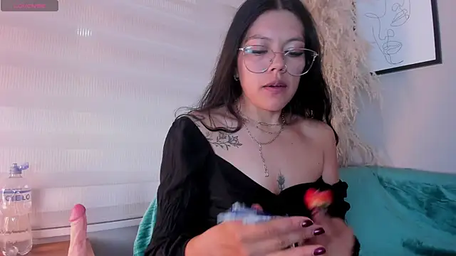 Snapshot of Lanadelrey_1 chatting on 02.13.26 Lanadelrey 1 online show from 02.13.26