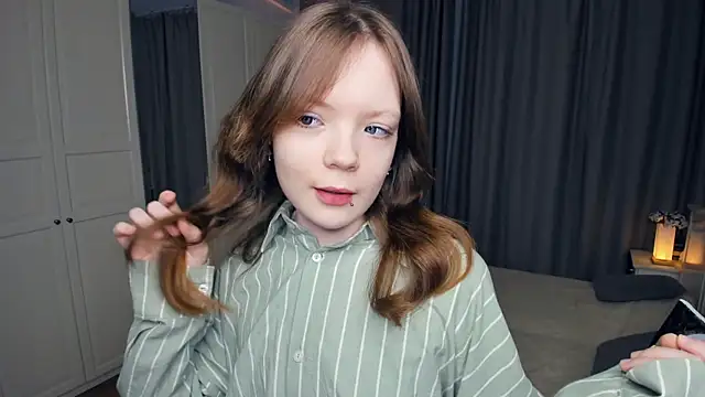 Snapshot of LavenderMitten chatting on 02.27.26 LavenderMitten online show from 02.27.26