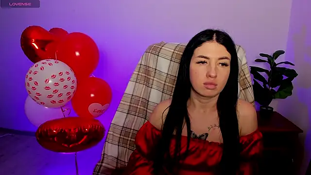 Snapshot of milanasky5 chatting on 02.13.26 milanasky5 online show from 02.13.26