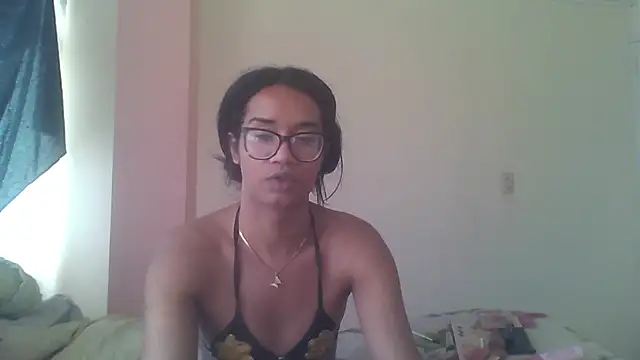 Snapshot of horny_brii chatting on 07.04.26 horny brii online show from 07.04.26