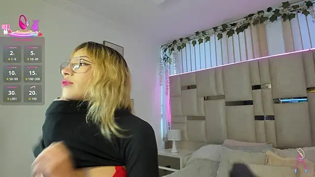 Snapshot of Maya-jhons chatting on 03.19.26 Maya-jhons online show from 03.19.26