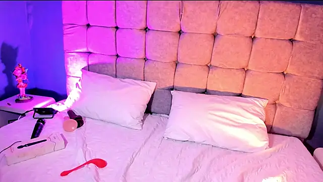 Blue Aura  online show from 04.20.26