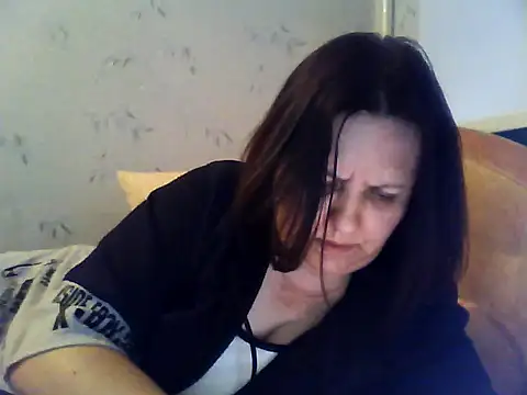 Snapshot of LockyCharm111 chatting on 04.24.26 LockyCharm111 online show from 04.24.26