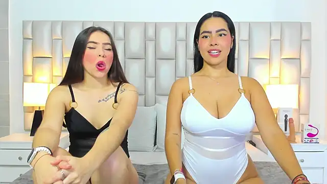 Snapshot of paola_katy_dicks chatting on 04.22.26 paola katy dicks online show from 04.22.26