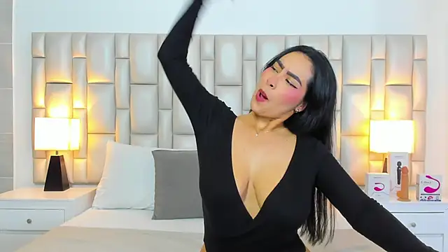 Snapshot of paola_katy_dicks chatting on 05.18.26 paola katy dicks online show from 05.18.26