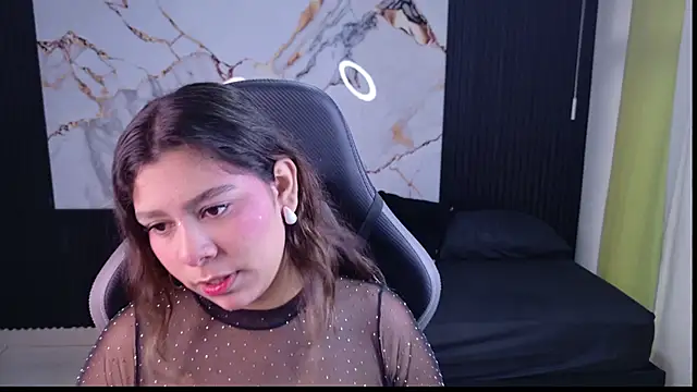 Snapshot of Sophie19__ chatting on 04.01.26 Sophie19 online show from 04.01.26