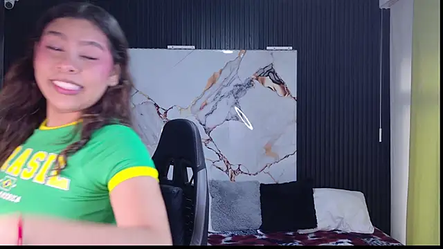 Snapshot of Sophie19__ chatting on 04.06.26 Sophie19 online show from 04.06.26