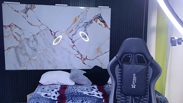 Snapshot of Sophie19__ chatting on 04.07.26 Sophie19 online show from 04.07.26