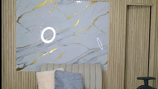 Snapshot of Sophie19__ chatting on 04.15.26 Sophie19 online show from 04.15.26