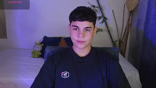 Snapshot of eithan_jonnes chatting on 02.20.26 eithan jonnes online show from 02.20.26