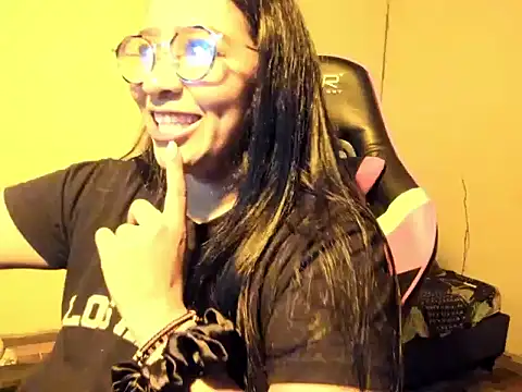 Snapshot of QueenNyxx chatting on 03.04.26 QueenNyxx online show from 03.04.26