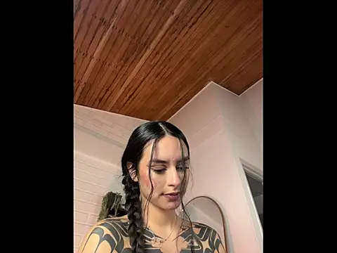 Snapshot of cristal_roberts chatting on 06.15.26 cristal roberts online show from 06.15.26