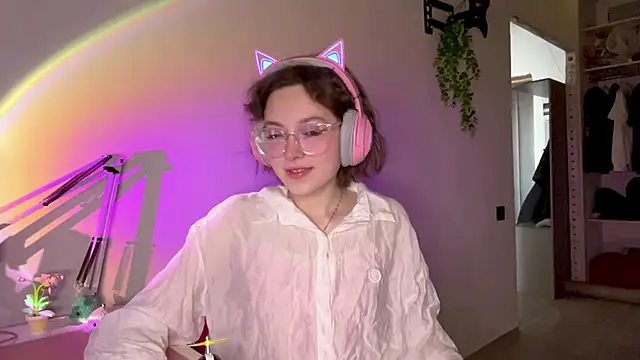 Snapshot of SlunkRear chatting on 02.13.26 SlunkRear online show from 02.13.26