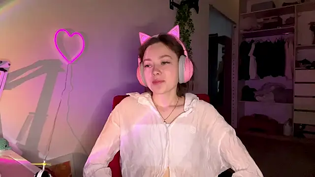 Snapshot of SlunkRear chatting on 02.19.26 SlunkRear online show from 02.19.26