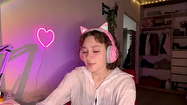 Snapshot of SlunkRear chatting on 02.26.26 SlunkRear online show from 02.26.26