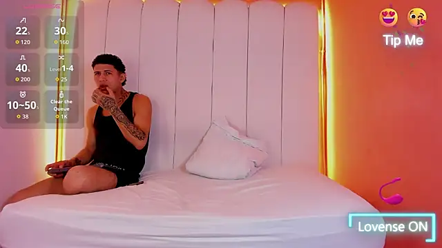 NaughtyVibes OS online show from 02.18.26