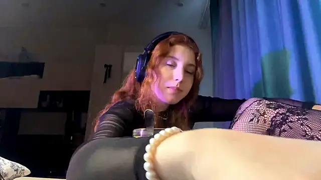 Snapshot of AliceCarrol chatting on 02.25.26 AliceCarrol online show from 02.25.26