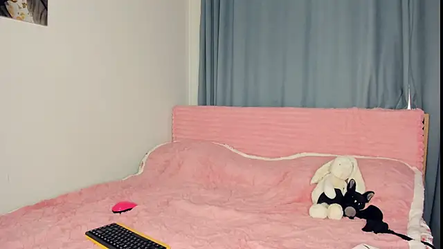 Snapshot of cuit_burg chatting on 02.12.26 cuit burg online show from 02.12.26