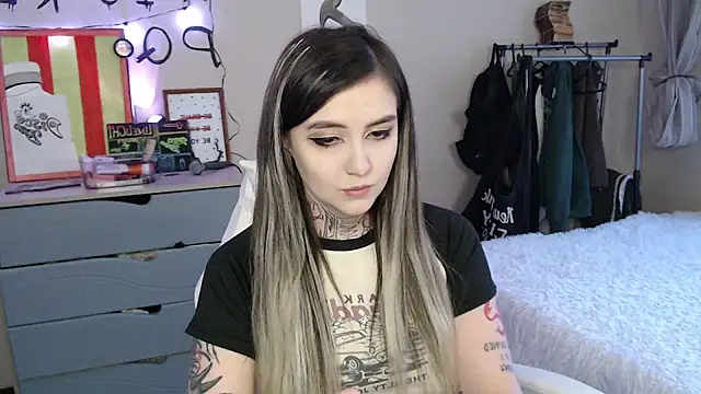 Rin Tozier online show from 04.19.26