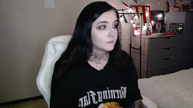 Snapshot of Rin_Tozier chatting on 07.11.26 Rin Tozier online show from 07.11.26