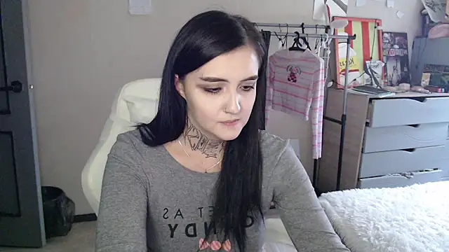 Snapshot of Rin_Tozier chatting on 07.16.26 Rin Tozier online show from 07.16.26