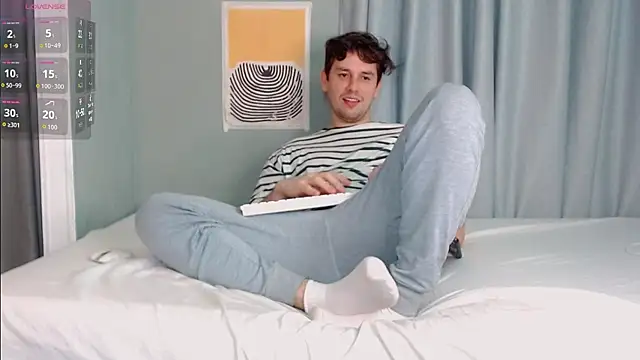 Snapshot of Luc_7 chatting on 05.16.26 Luc 7 online show from 05.16.26