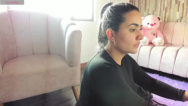 Snapshot of Miilana_ chatting on 03.14.26 Miilana online show from 03.14.26