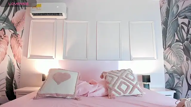 Snapshot of Hada_Magica chatting on 02.18.26 Hada Magica online show from 02.18.26