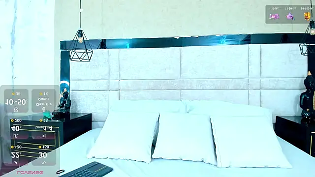 Snapshot of CloheBell chatting on 04.09.26 CloheBell online show from 04.09.26