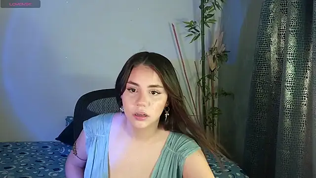 Snapshot of Scarlett_Laurent chatting on 02.25.26 Scarlett Laurent online show from 02.25.26