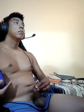 Snapshot of mamichula266 chatting on 02.19.26 mamichula266 online show from 02.19.26