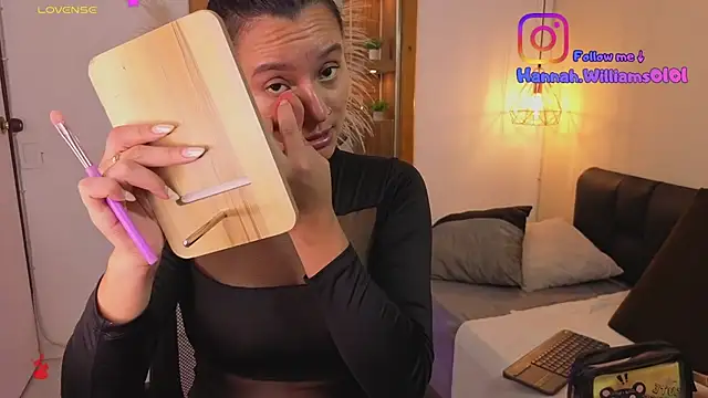 Hanna Williams   online show from 02.27.26