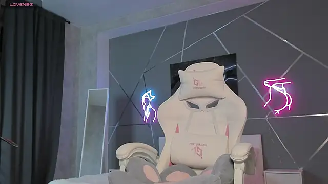 naomi reiss online show from 04.13.26