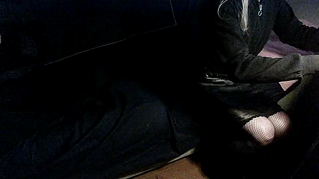 Snapshot of Sexwestworld chatting on 02.20.26 Sexwestworld online show from 02.20.26