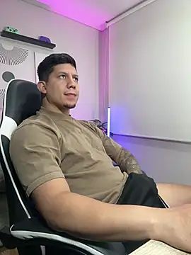 Snapshot of _robertobaggioo chatting on 02.25.26 robertobaggioo online show from 02.25.26