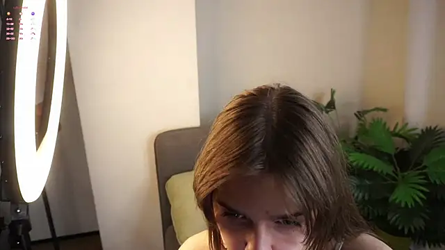 Snapshot of ClarineCasebolt chatting on 04.28.26 ClarineCasebolt online show from 04.28.26