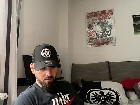 Snapshot of xxxsharkexxx chatting on 02.18.26 xxxsharkexxx online show from 02.18.26