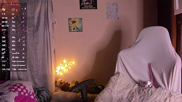 Snapshot of Hanna_Tm chatting on 02.26.26 Hanna Tm online show from 02.26.26