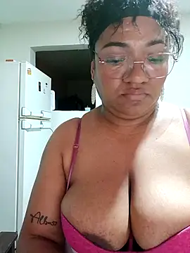 Snapshot of honey-suckle chatting on 02.15.26 honey-suckle online show from 02.15.26