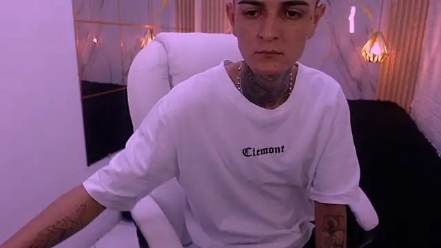 Snapshot of benjamin_anthony chatting on 02.17.26 benjamin anthony online show from 02.17.26