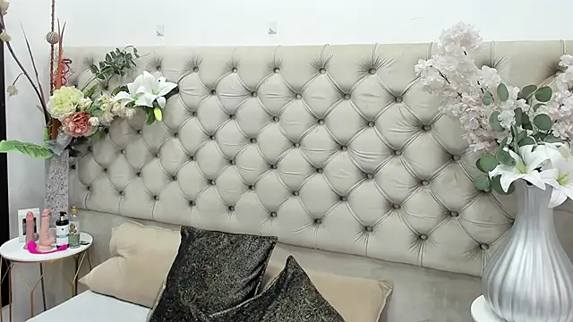 Snapshot of VanessaLanz chatting on 03.27.26 VanessaLanz online show from 03.27.26