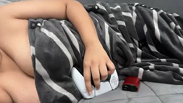 hugeindiantitties online show from 03.05.26