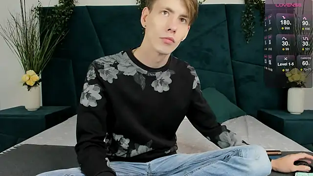 Snapshot of Erick_Wilson chatting on 11.21.25 Erick Wilson online show from 11.21.25